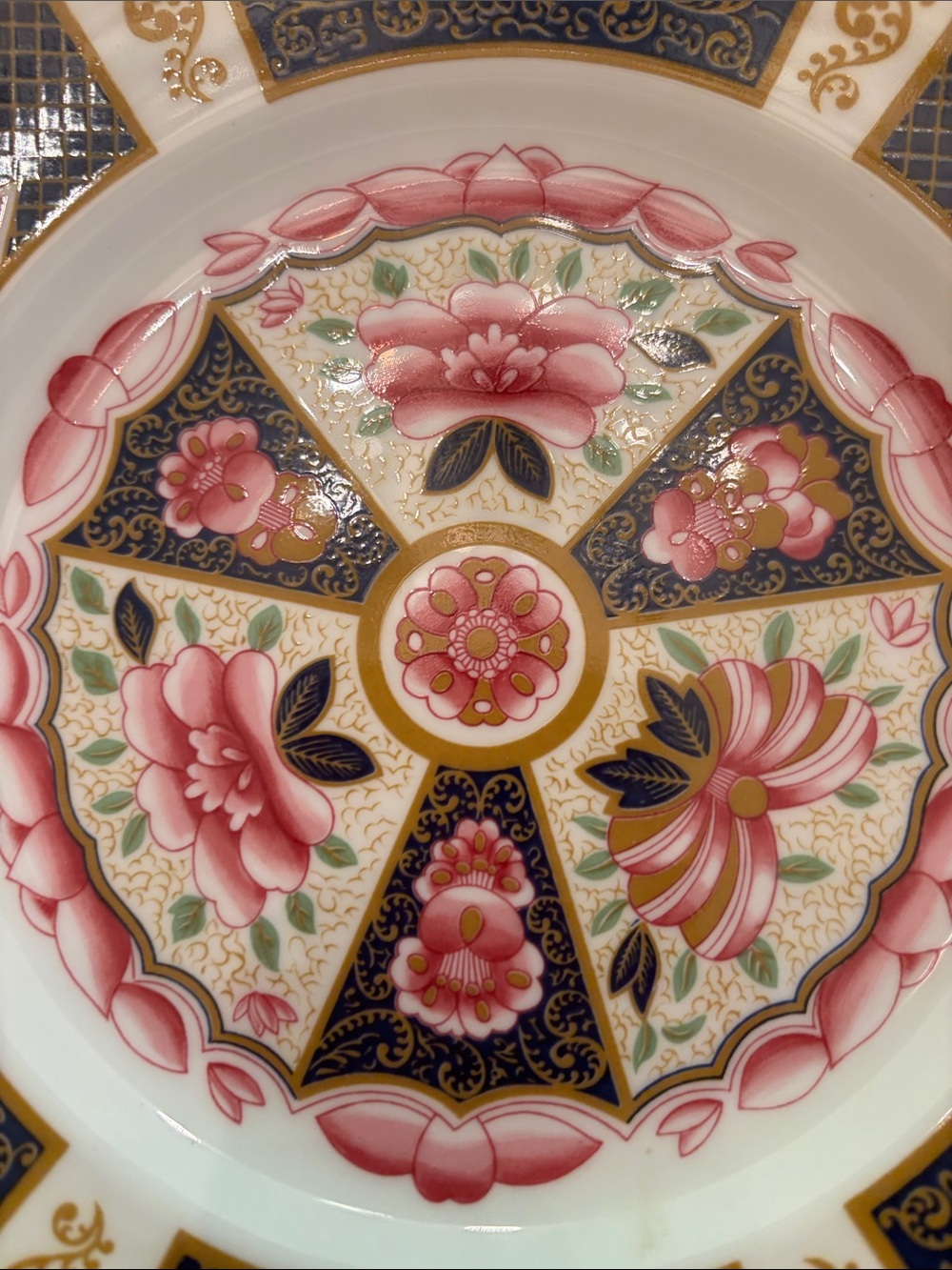 Elegant Coalport Java pattern luncheon Plate in Pink and Navy with Gold Trim
